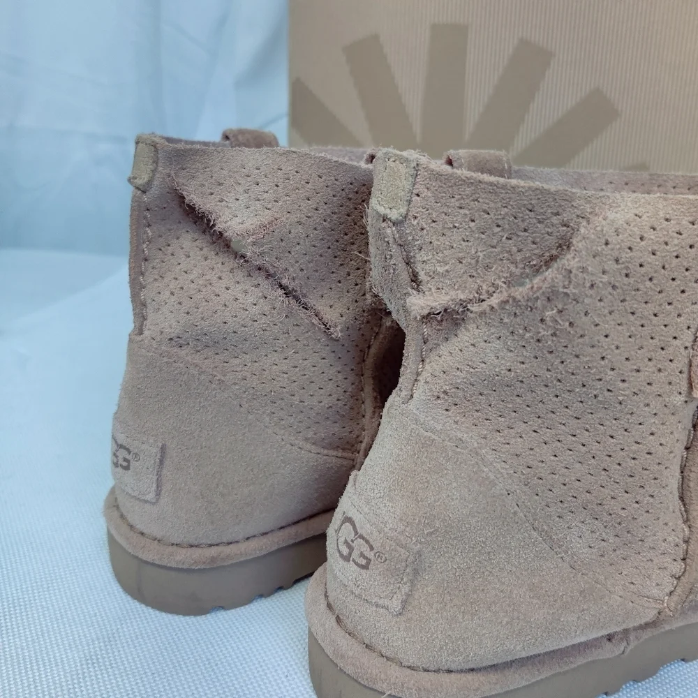 Ugg Classic Unlined Mini Perf Boots Tan Size 6 w/ Flaws